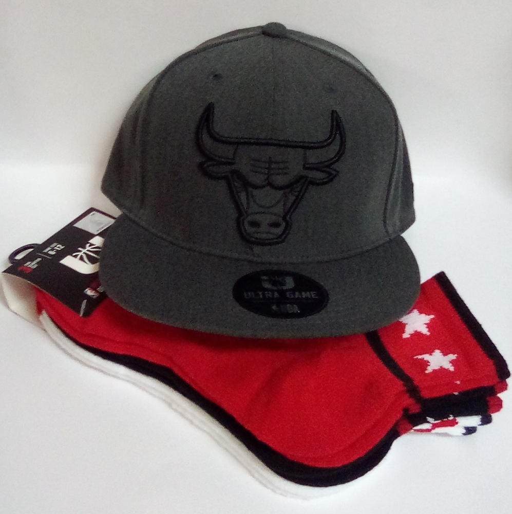 Chicago Bulls Cap and 3 Pair Socks Bundle